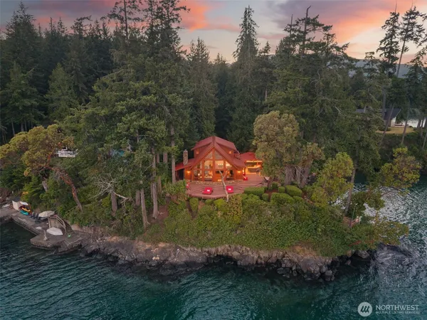 $1,100,000 | 191 Canal Lane, Brinnon, WA 98320