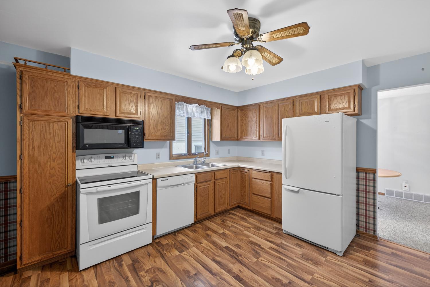 10 6th Street Southeast Chatfield, MN 55923 - Photo 2 of 34