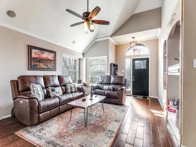 $314,900 | 716 Fox Run Trail, Saginaw, TX 76179