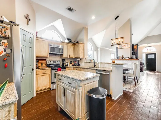 $314,900 | 716 Fox Run Trail, Saginaw, TX 76179