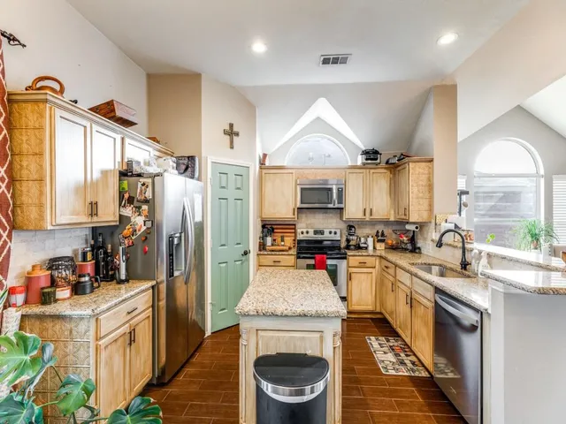 $314,900 | 716 Fox Run Trail, Saginaw, TX 76179