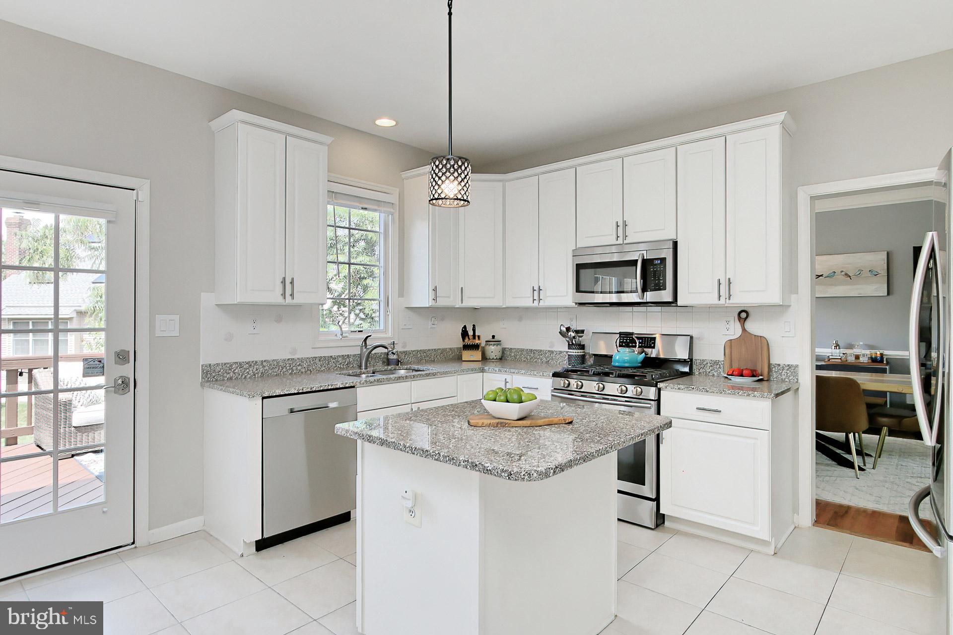 10852 Grovehampton Court Reston, VA 20194 - Photo 11 of 46 Gallery Image 11