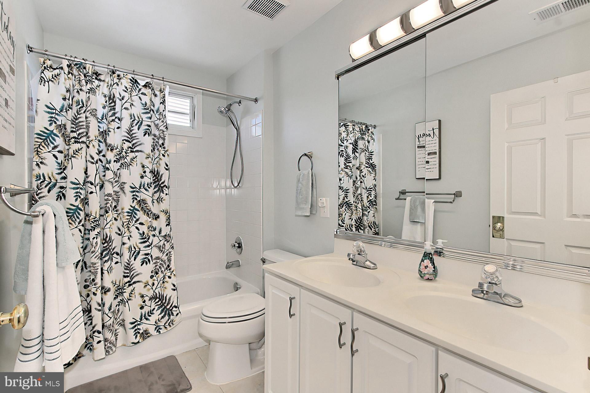 10852 Grovehampton Court Reston, VA 20194 - Photo 31 of 46 Gallery Image 31