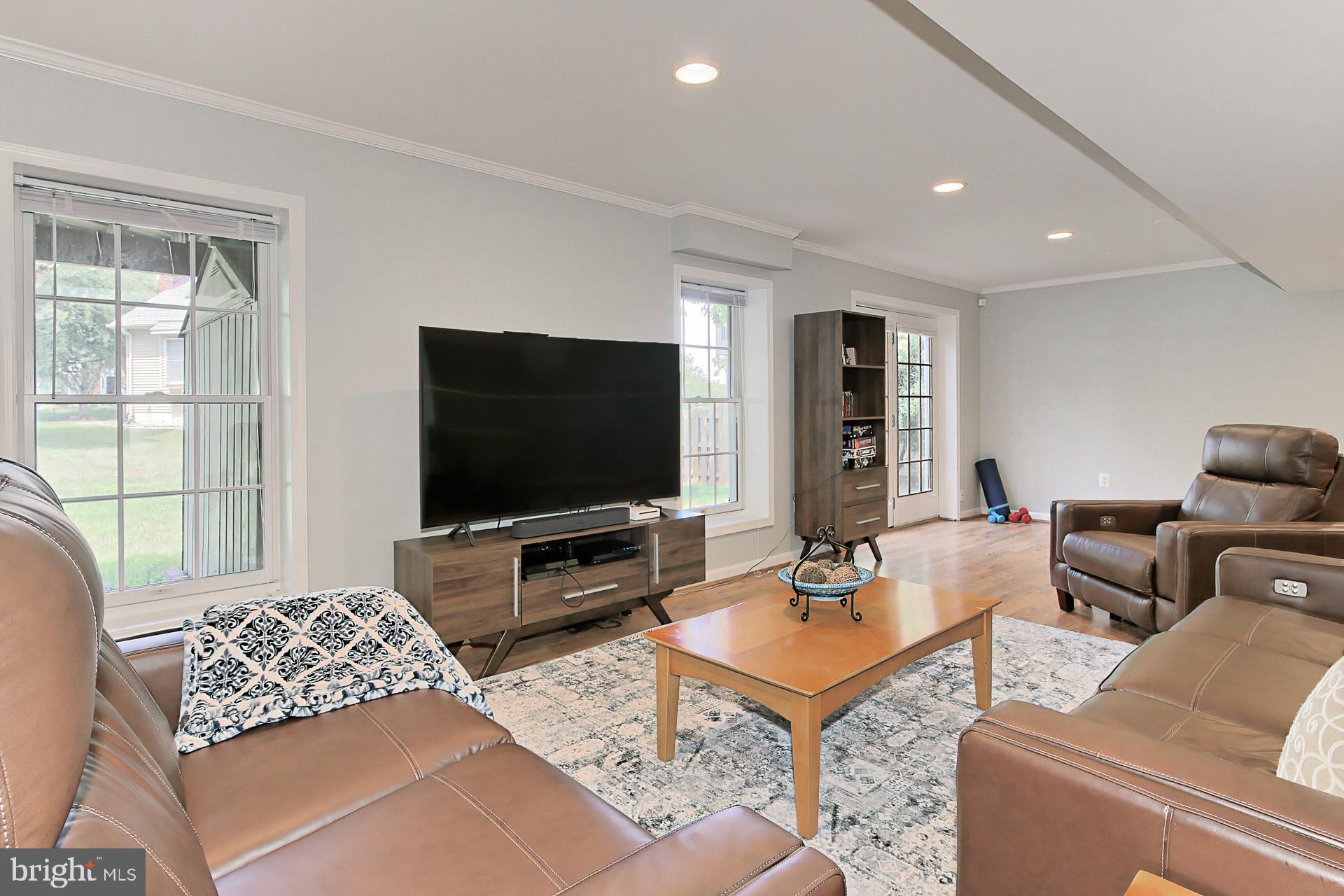 10852 Grovehampton Court Reston, VA 20194 - Photo 35 of 46 Gallery Image 35