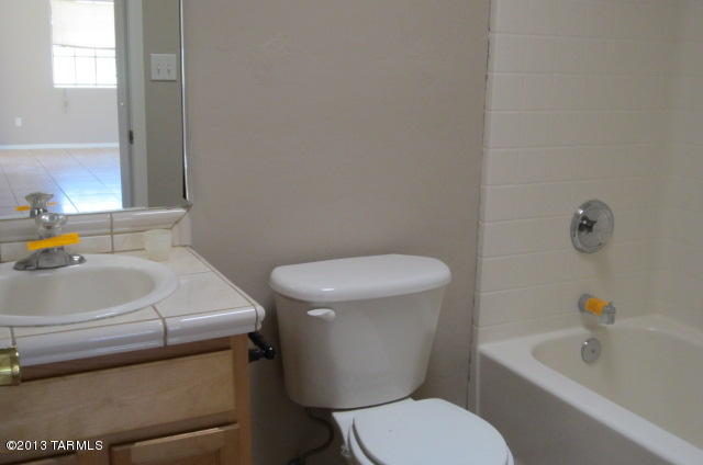 584 Alcanfor Court Rio Rico, AZ 85648 - Photo 9 of 18