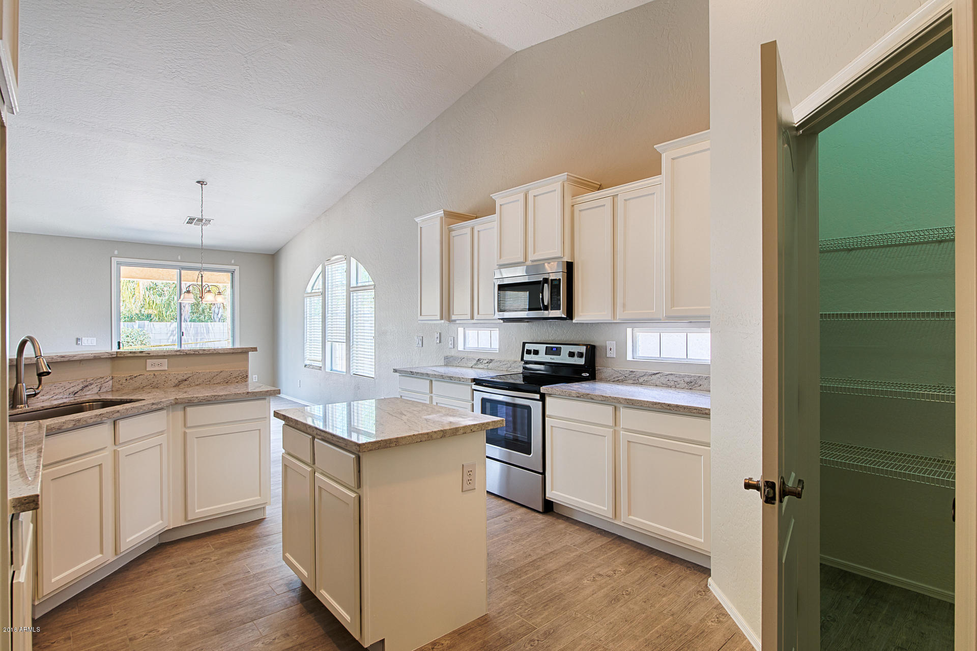 2034 West Carson Road Phoenix, AZ 85041 - Photo 8 of 35 ChaseCapture-8