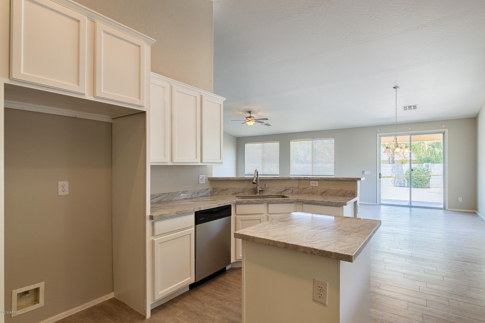 2034 West Carson Road Phoenix, AZ 85041 - Photo 10 of 35 ChaseCapture-10