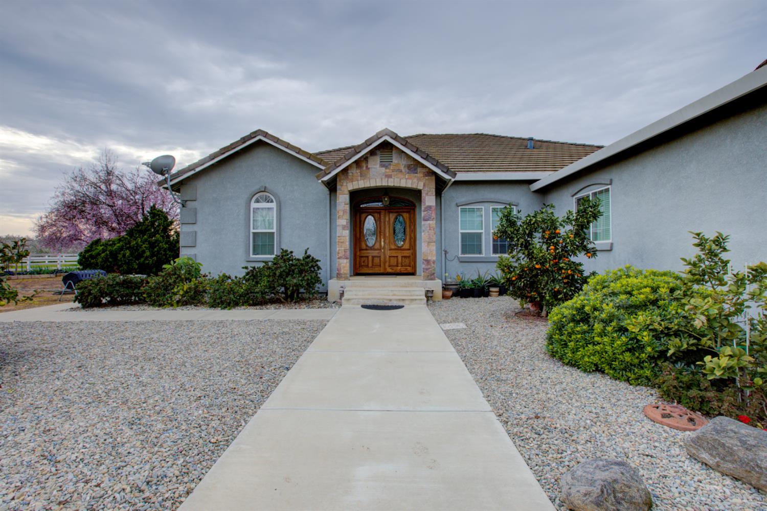 18413 Sycamore Avenue Patterson, CA 95363 - Photo 3 of 98