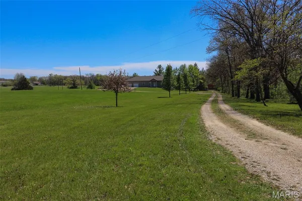 $695,000 | 5704 County Road 262, Auxvasse, MO 65231