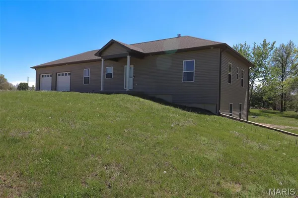 $695,000 | 5704 County Road 262, Auxvasse, MO 65231