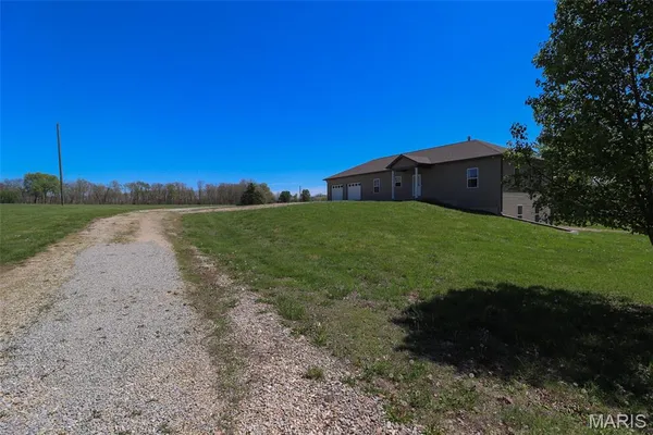 $695,000 | 5704 County Road 262, Auxvasse, MO 65231