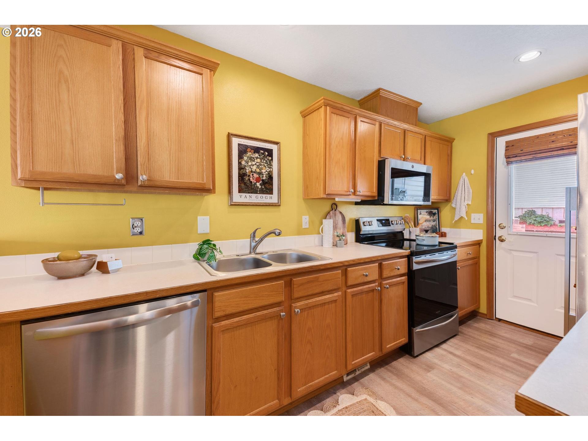 10324 Northeast Fargo Street Portland, OR 97220 - Photo 12 of 38 Kitchen