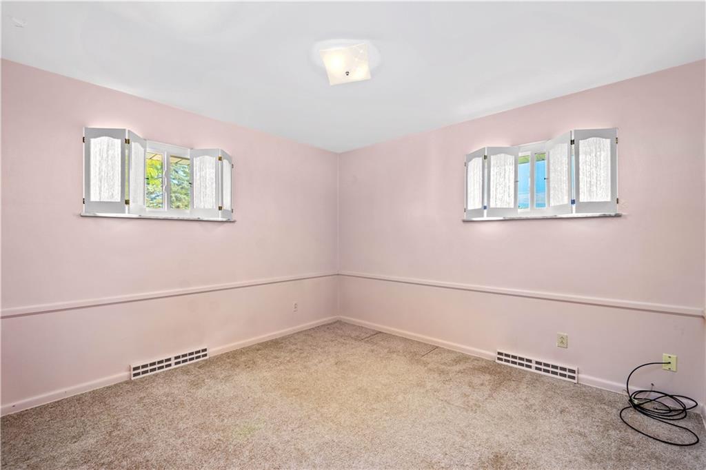 1406 Gringo Road Aliquippa, PA 15001 - Photo 9 of 21 Gallery Image 9