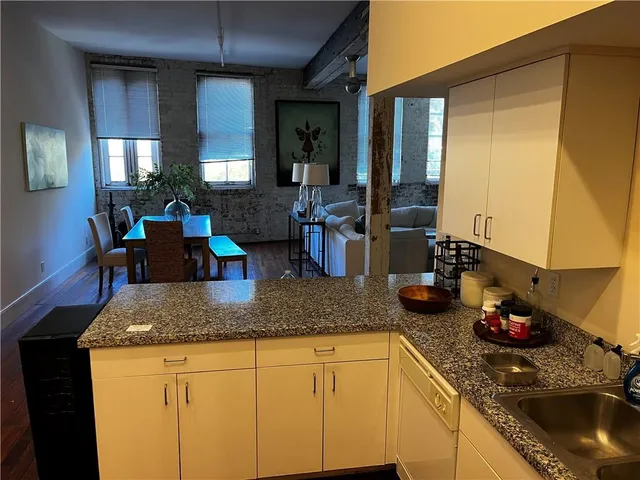 $2,000 | 404 Notre Dame Street, Unit 11, New Orleans, LA 70130