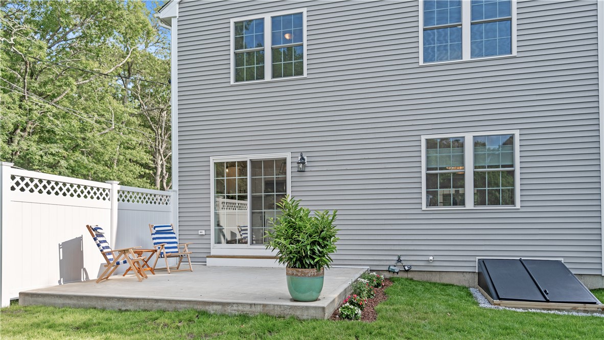 398 Westerly Bradford Road Westerly, RI 02891 - Photo 4 of 50 Gallery Image 4