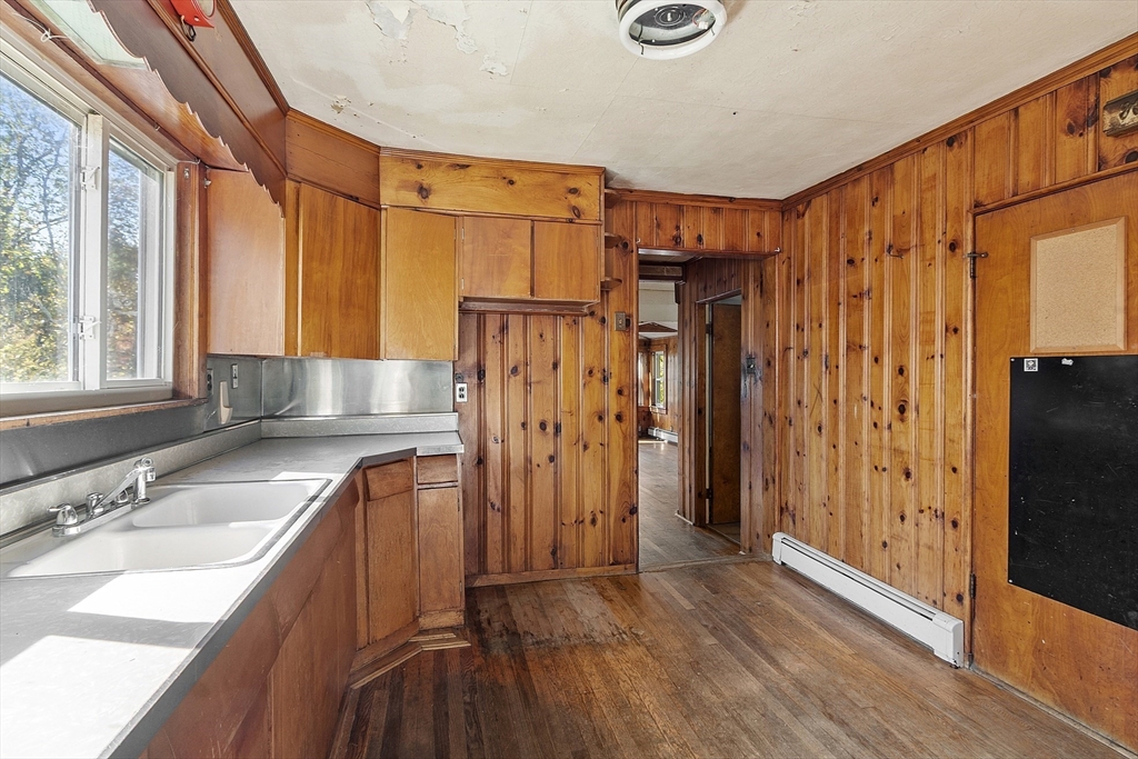 31 South Street Townsend, MA 01469 - Photo 7 of 42 a view of a bathroom with tub and sink