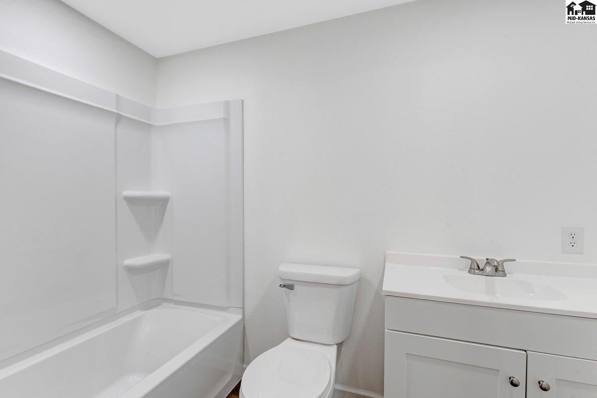 301 North Rhodes Street Pretty Prairie, KS 67570 - Photo 13 of 27 Gallery Image 13