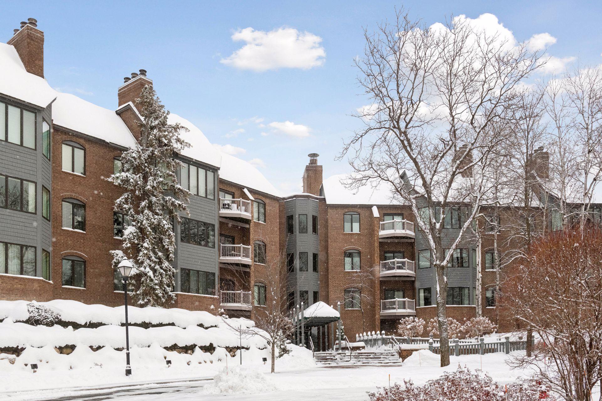 12700 Sherwood Place, Unit 102 Minnetonka, MN 55305 - Photo 2 of 50