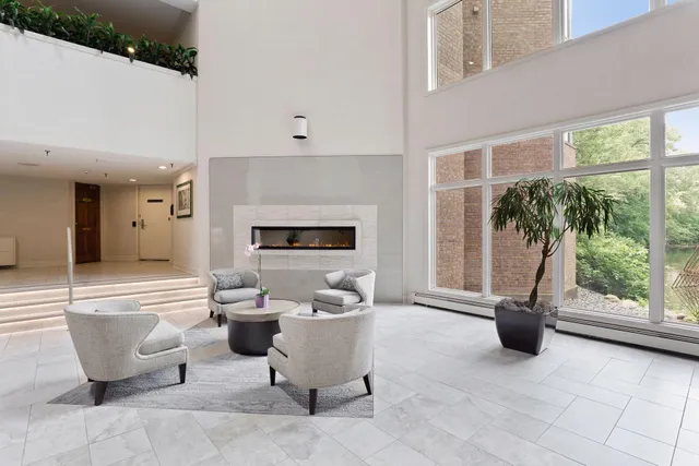 $499,900 | 12700 Sherwood Place, Unit 102, Minnetonka, MN 55305