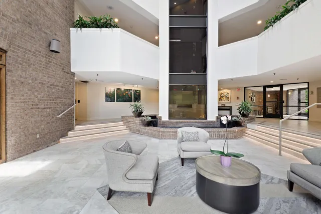 $499,900 | 12700 Sherwood Place, Unit 102, Minnetonka, MN 55305