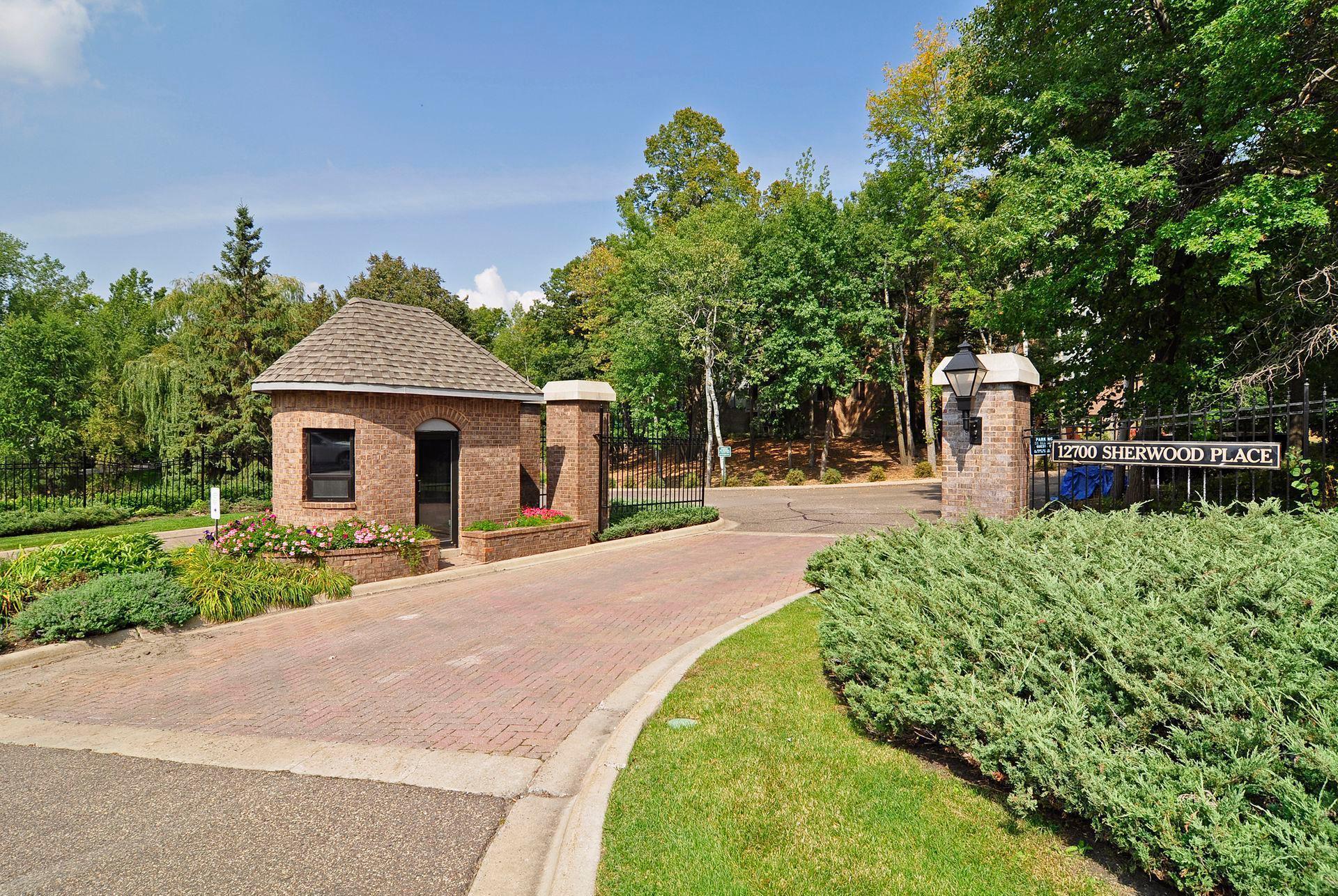 12700 Sherwood Place, Unit 102 Minnetonka, MN 55305 - Photo 34 of 50