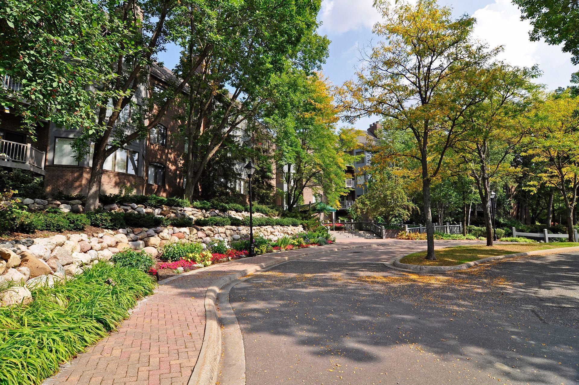 12700 Sherwood Place, Unit 102 Minnetonka, MN 55305 - Photo 36 of 50