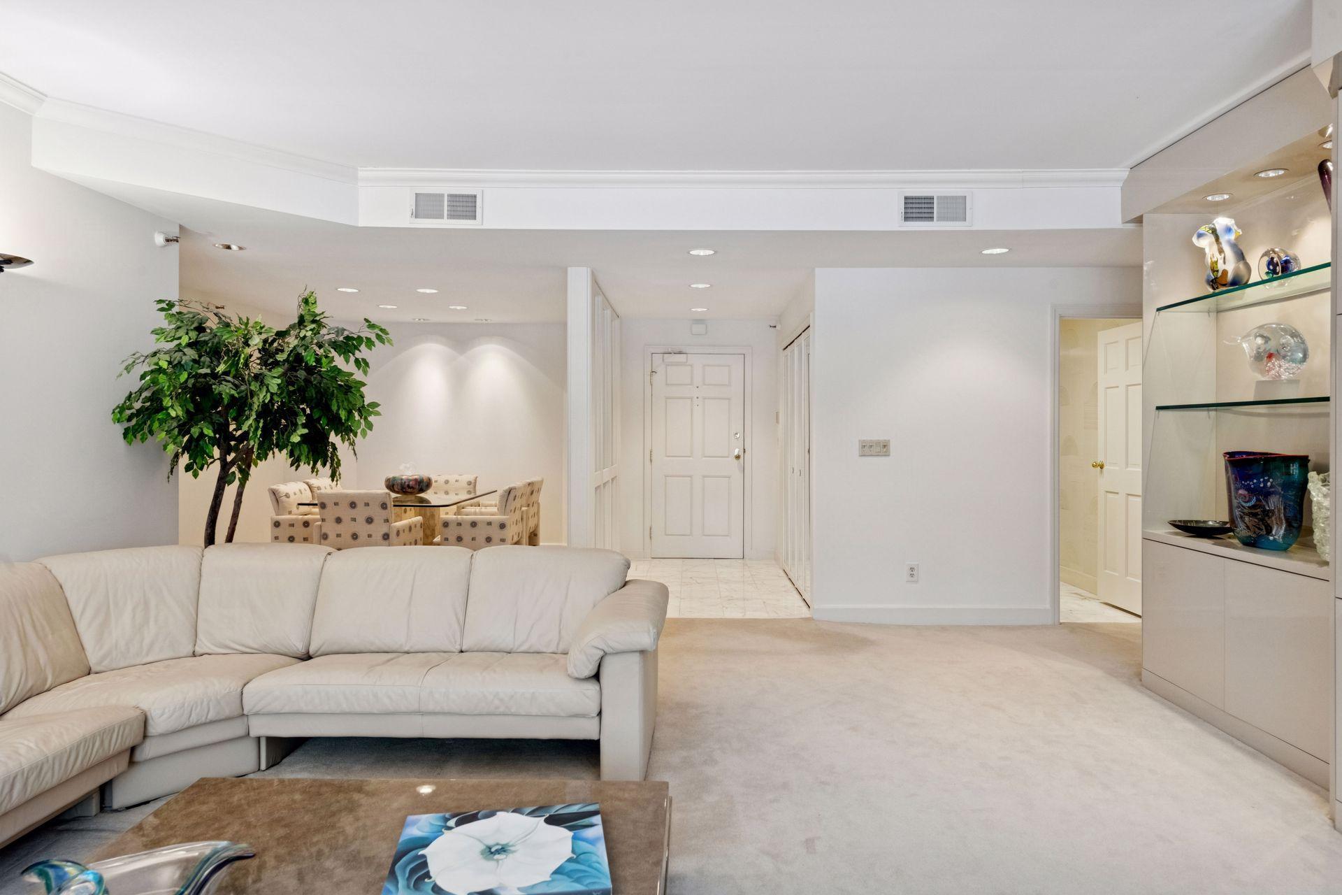 12700 Sherwood Place, Unit 102 Minnetonka, MN 55305 - Photo 4 of 50