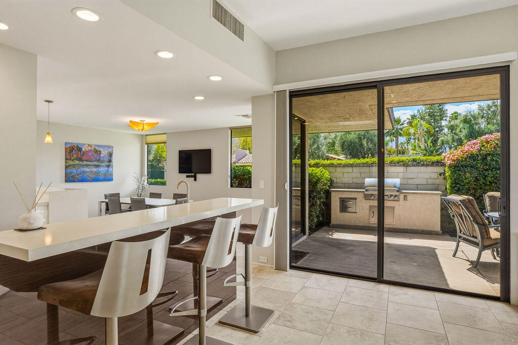 43 Cornell Drive Rancho Mirage, CA 92270 - Photo 11 of 51 Bar and Patio