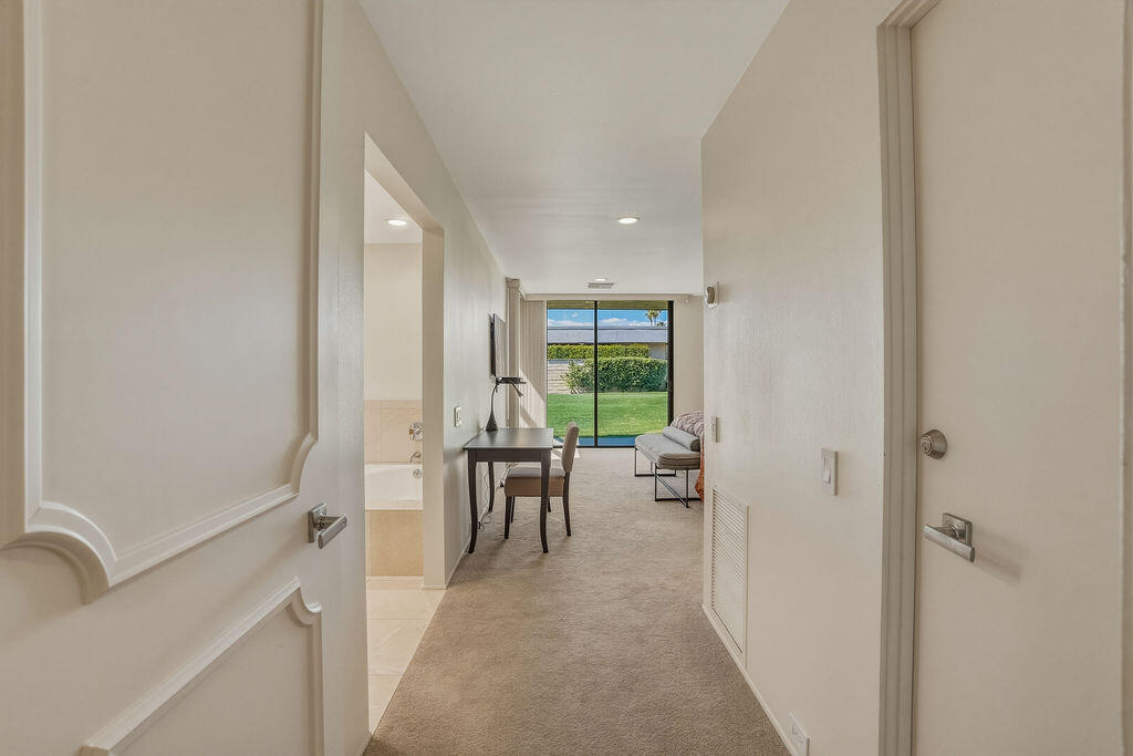43 Cornell Drive Rancho Mirage, CA 92270 - Photo 21 of 51 Primary Hallway