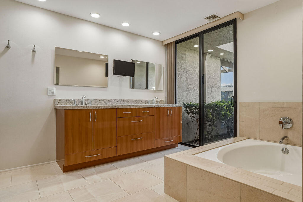 43 Cornell Drive Rancho Mirage, CA 92270 - Photo 25 of 51 Primary Bath w/ Dual Vanites