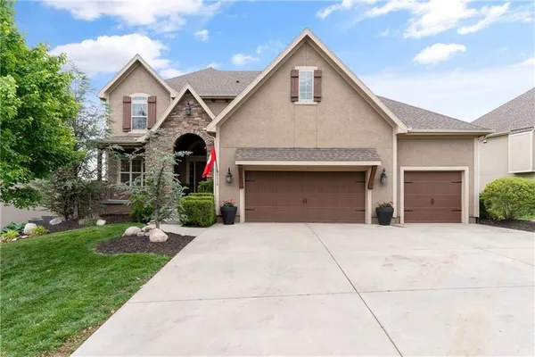 $1,000,000 | 9428 West 157th Place, Overland Park, KS 66221