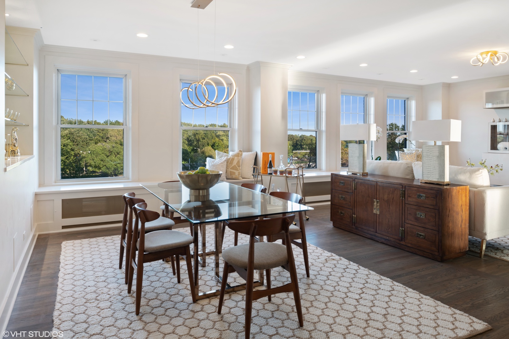 Undisclosed Address Chicago, IL 60657 - Photo 11 of 17 a view of a dining room with furniture