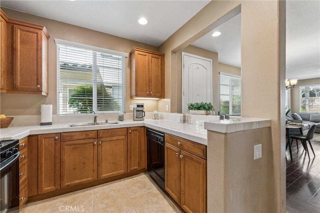 28458 Santa Rosa Lane, Unit 541 Saugus, CA 91350 - Photo 6 of 25