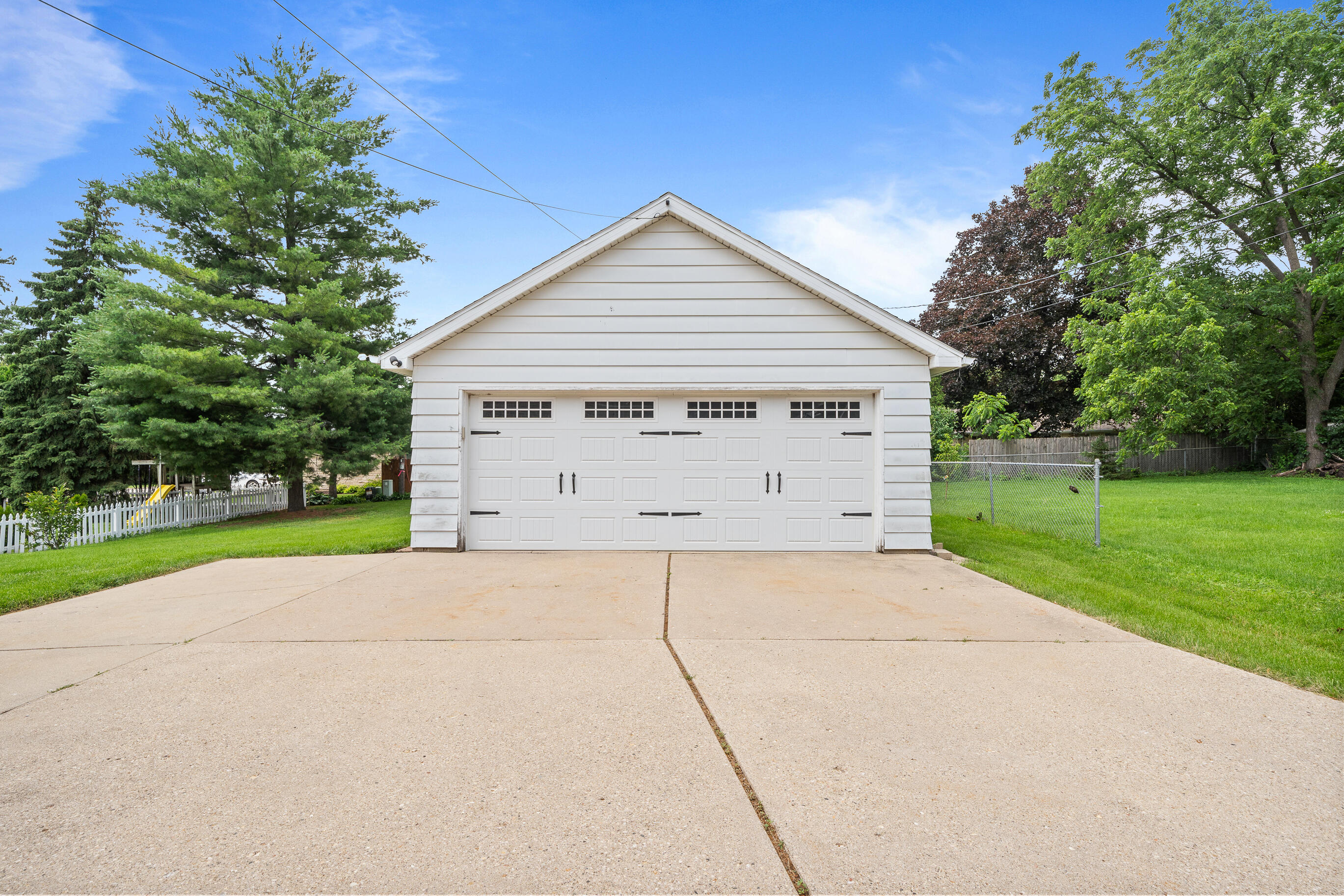 1105 Barnes Street Delavan, WI 53115 - Photo 43 of 52 Garage