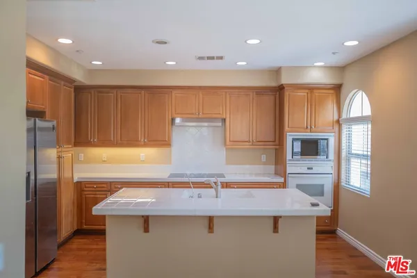 $1,295,000 | 107 Chantilly, Irvine, CA 92620