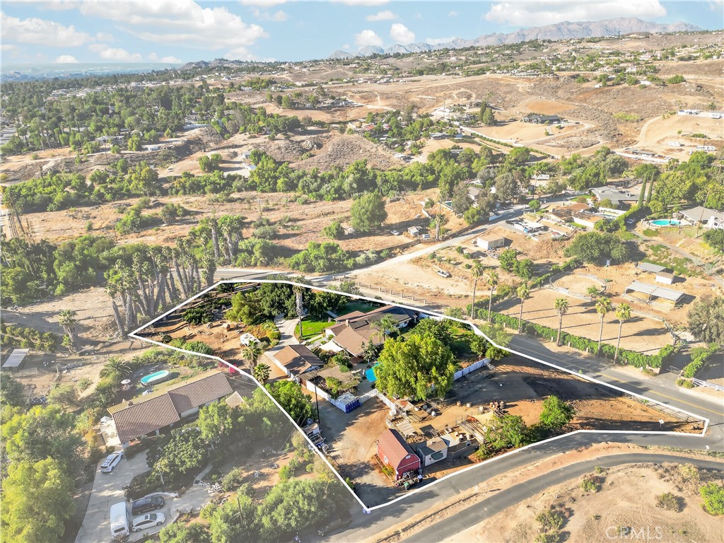 15091 Golden Star Avenue Riverside, CA 92506 - Photo 3 of 55