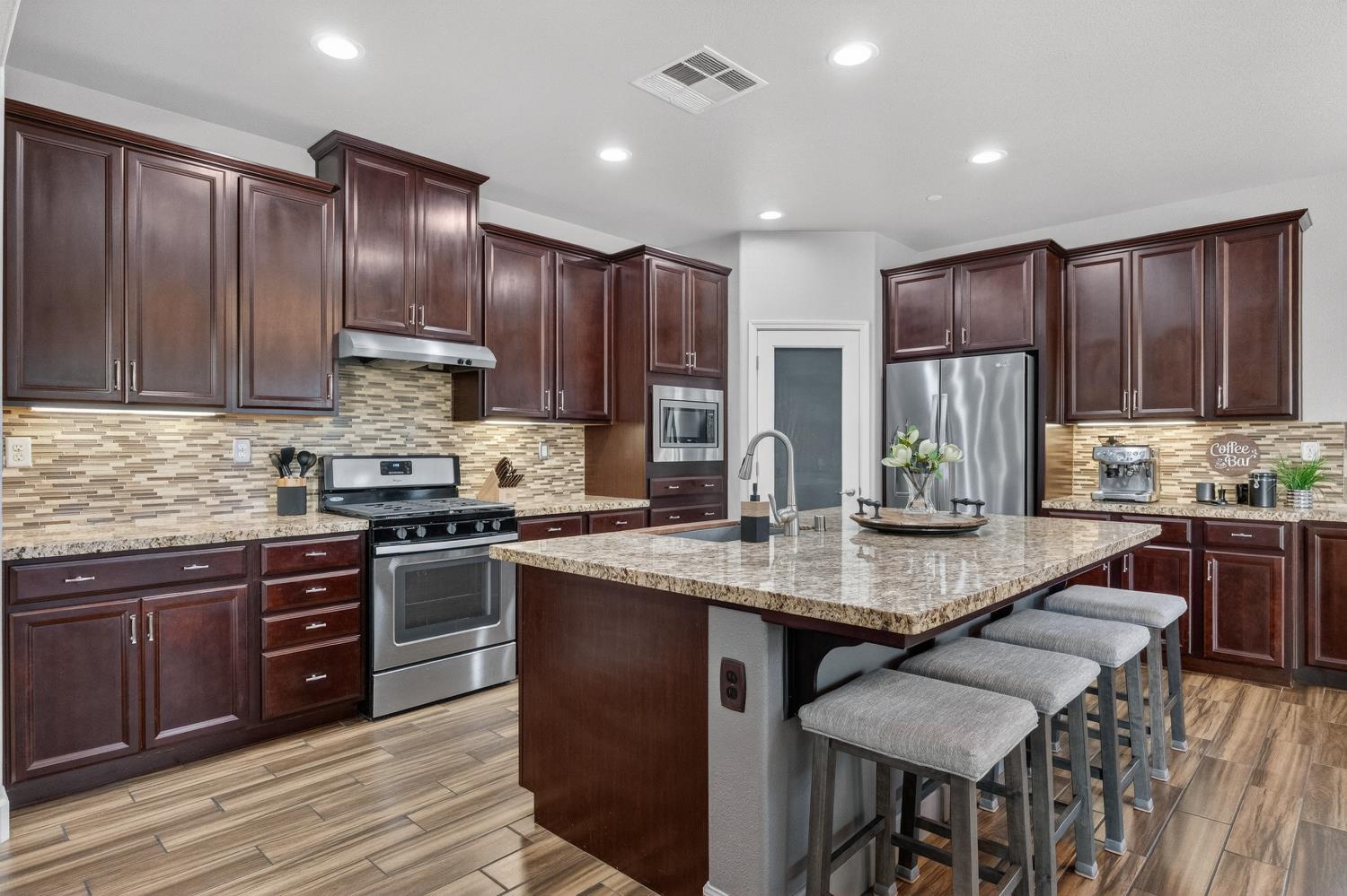 5208 Levison Way Rocklin, CA 95677 - Photo 15 of 71