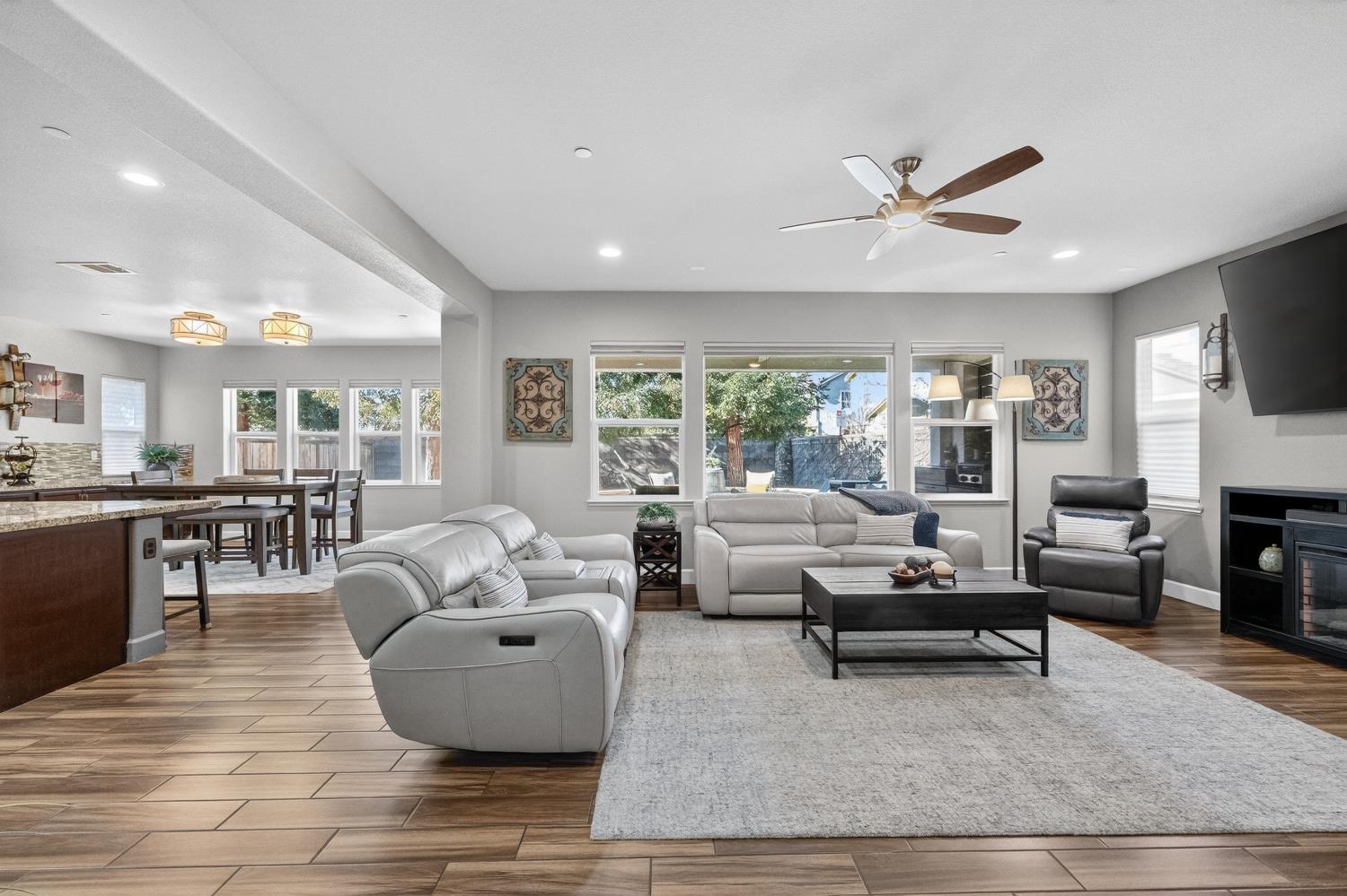 5208 Levison Way Rocklin, CA 95677 - Photo 6 of 71