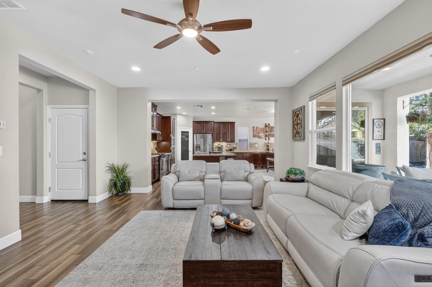 5208 Levison Way Rocklin, CA 95677 - Photo 8 of 71