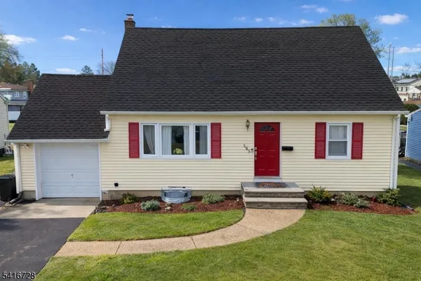 $450,000 | 585 Mountainview Drive, North Plainfield, NJ 07063