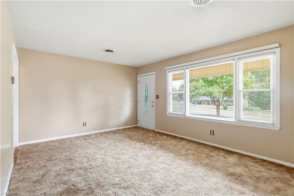 717 Corjon Road Kernersville, NC 27284 - Photo 6 of 48