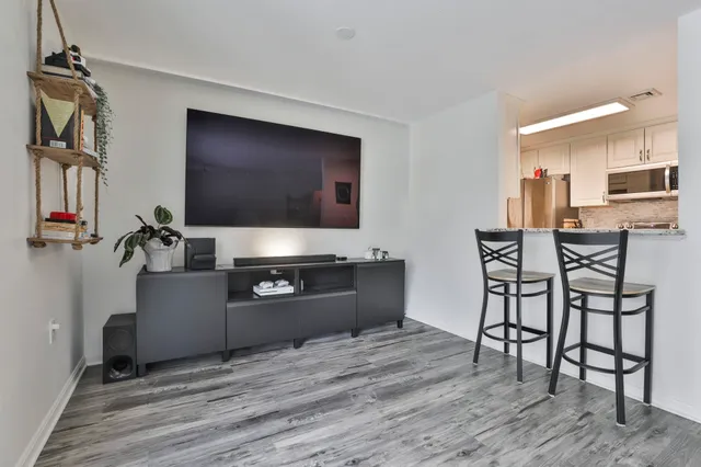 $350,000 | 47 Dogwood Drive, Unit 205, Nashua, NH 03062