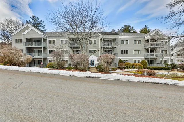 $350,000 | 47 Dogwood Drive, Unit 205, Nashua, NH 03062