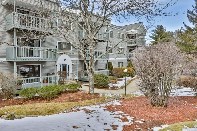 $350,000 | 47 Dogwood Drive, Unit 205, Nashua, NH 03062