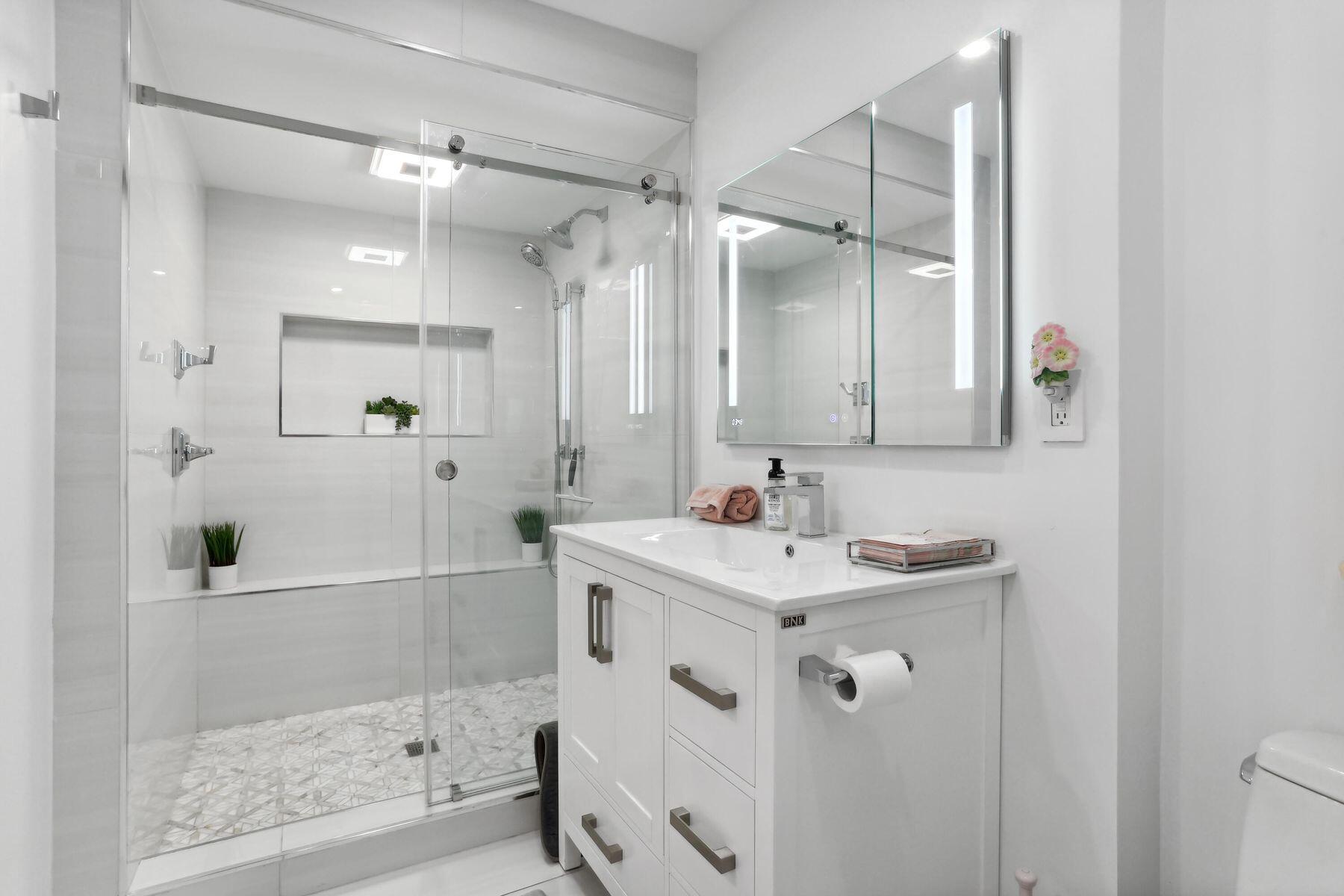 9034 Flynn Circle, Unit 5 Boca Raton, FL 33496 - Photo 13 of 16 20231005181131330084000000-o