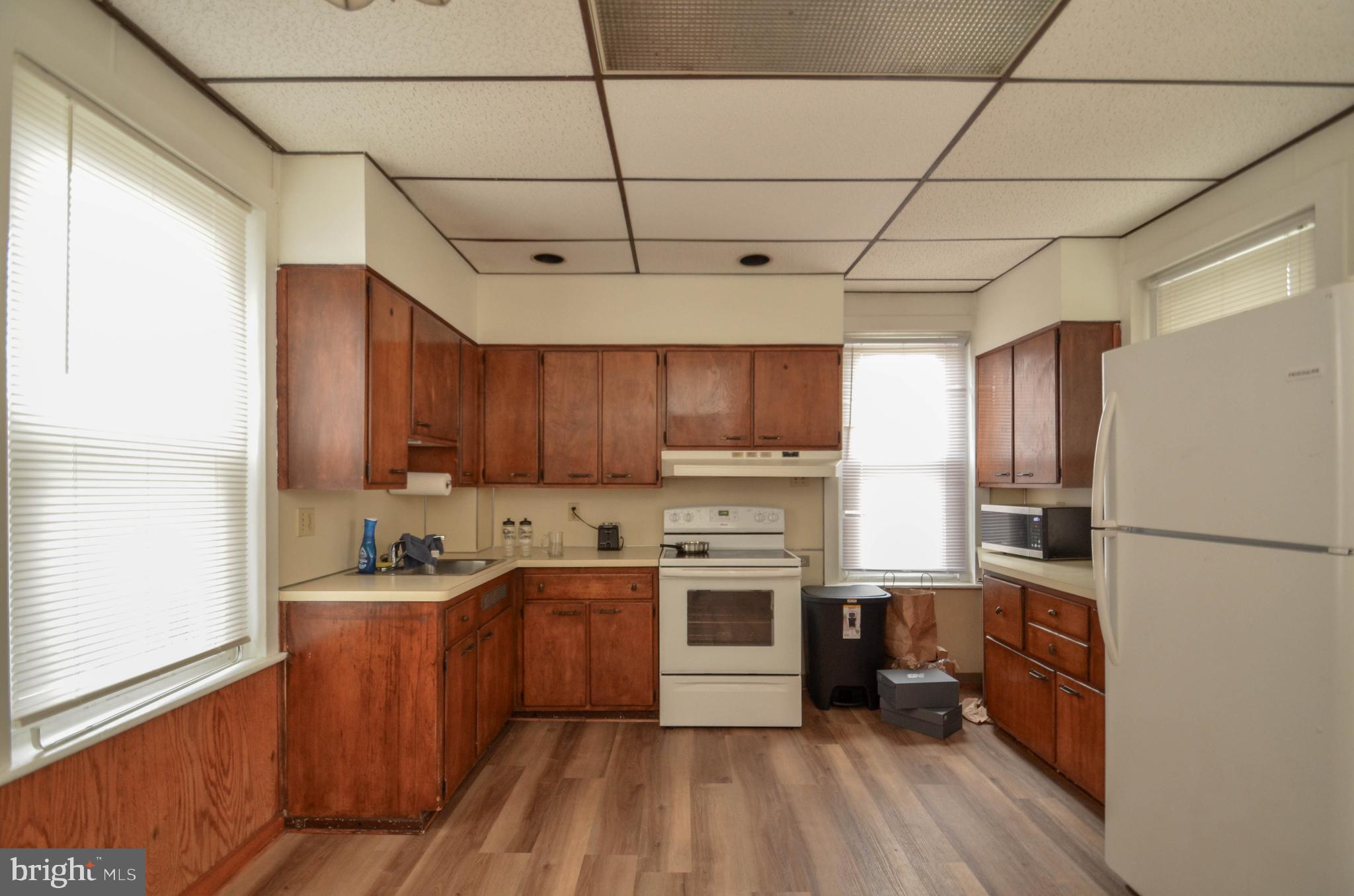 1053 3rd Street Whitehall, PA 18052 - Photo 6 of 27