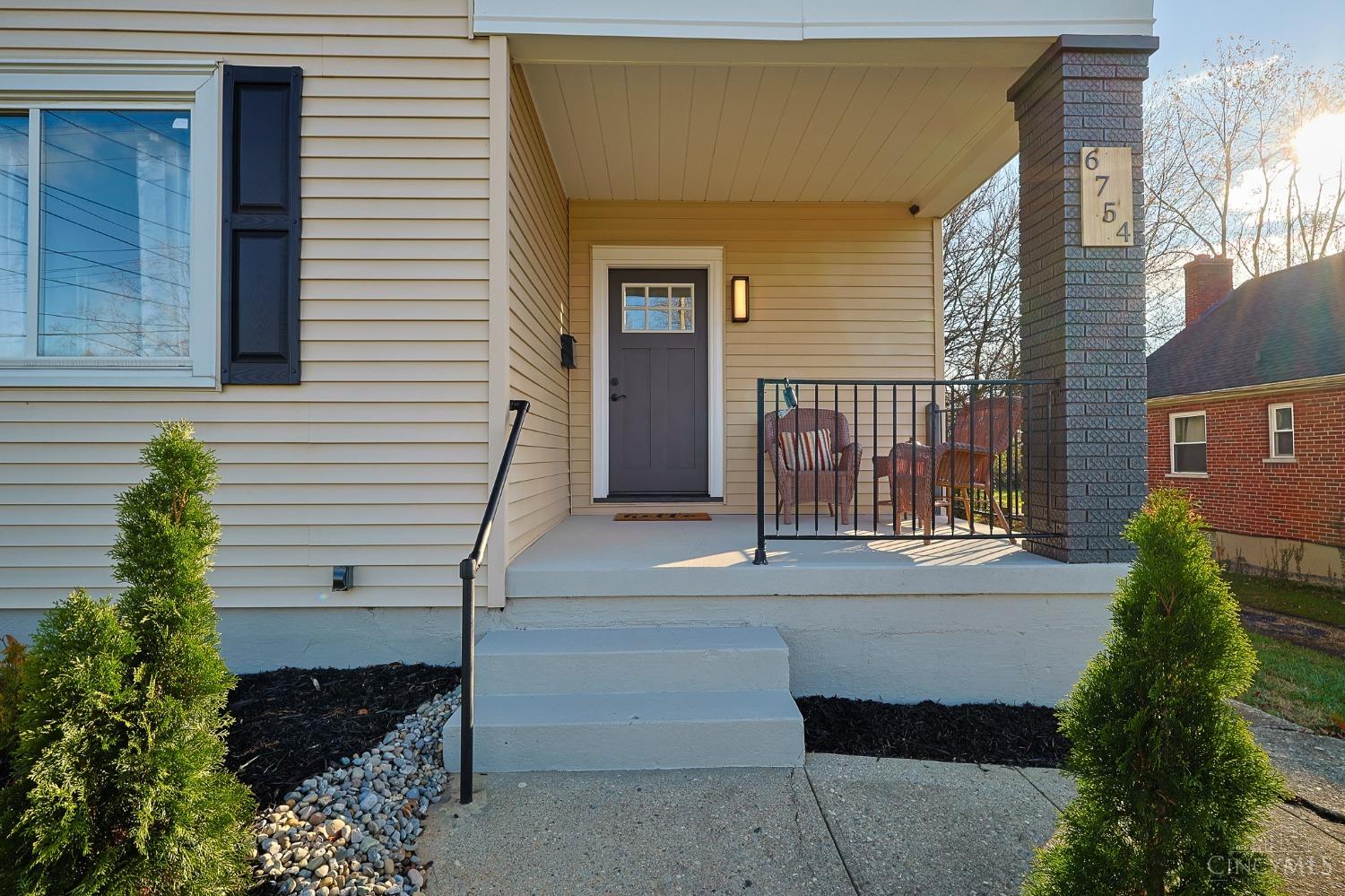 6754 Cheviot Road Cincinnati, OH 45247 - Photo 4 of 28