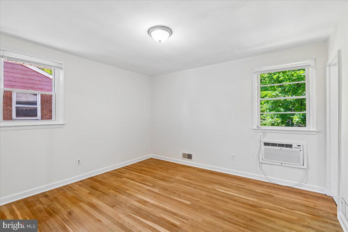 13012 Georgia Avenue Silver Spring, MD 20906 - Photo 14 of 31 Bright and airy blank canvas space.