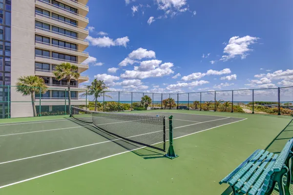 $8,000 | 5510 North Ocean Drive, Unit 14D, Singer Island, FL 33404