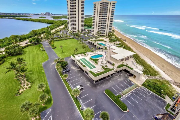 $8,000 | 5510 North Ocean Drive, Unit 14D, Singer Island, FL 33404